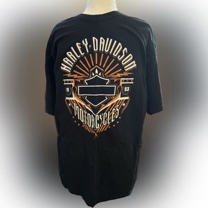 Harley-Davidson MEN’S XL black tee. Like new condition as this didn’t fit my guy